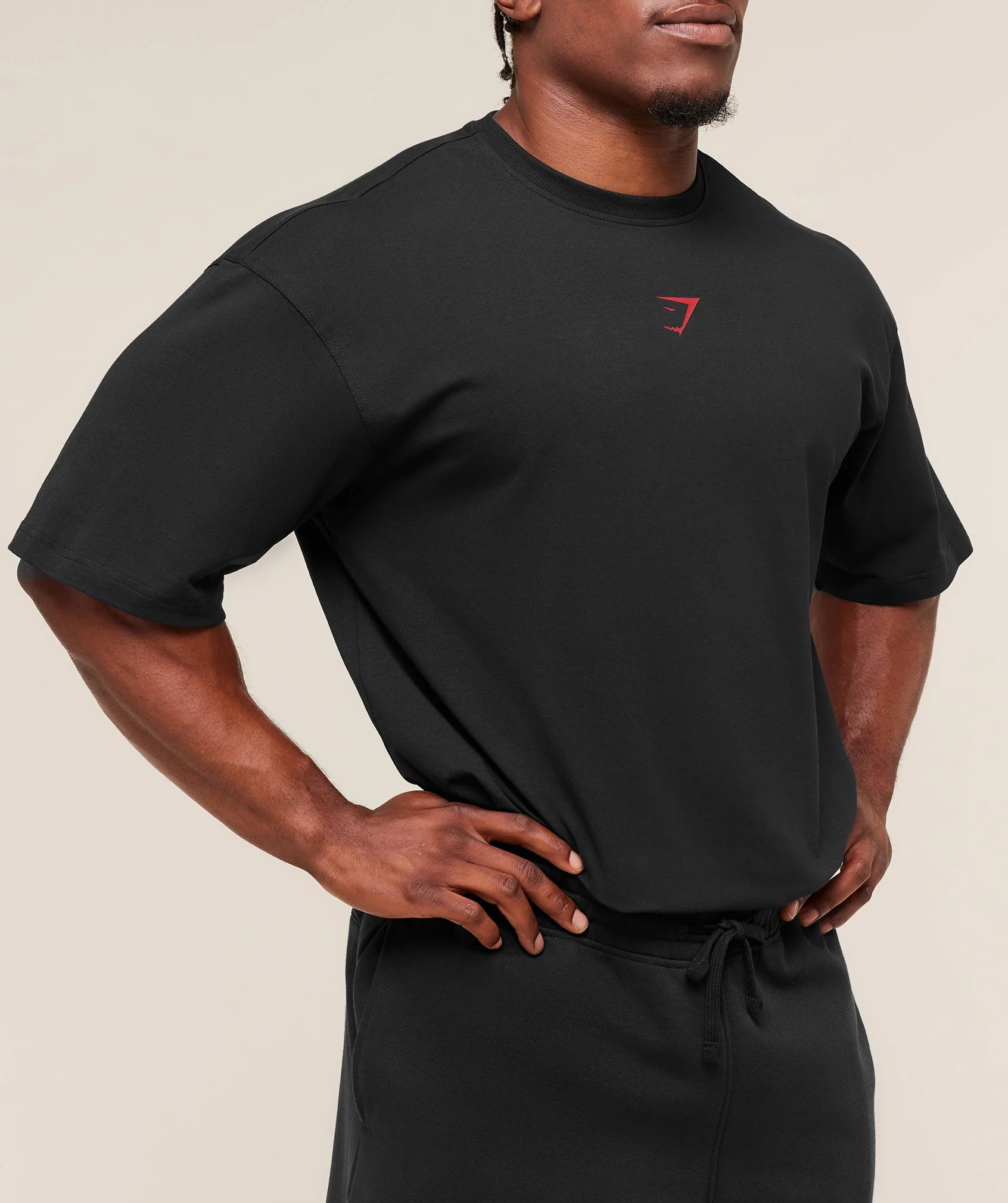 Power T-Shirt Oversized - Negro con Rojo